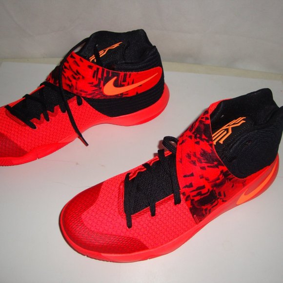 KYRIE 3 Size 13 Sneakers. main image 11